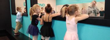 Donna Jeanne' School of Dance